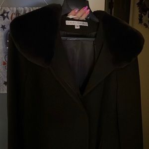 Larry Levine coat faux fur on the neck and wool on the body